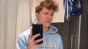 娱乐吃瓜人物解说,揭秘吃瓜人物的幕后故事 第2张 娱乐吃瓜人物解说,揭秘吃瓜人物的幕后故事 第2张